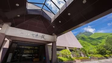 施設の入り口 / 12