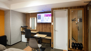 ツインルーム ダブルベッド 2 台 喫煙可