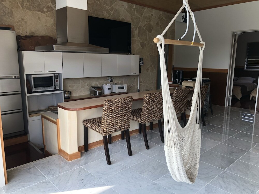 客室内のダイニングエリア