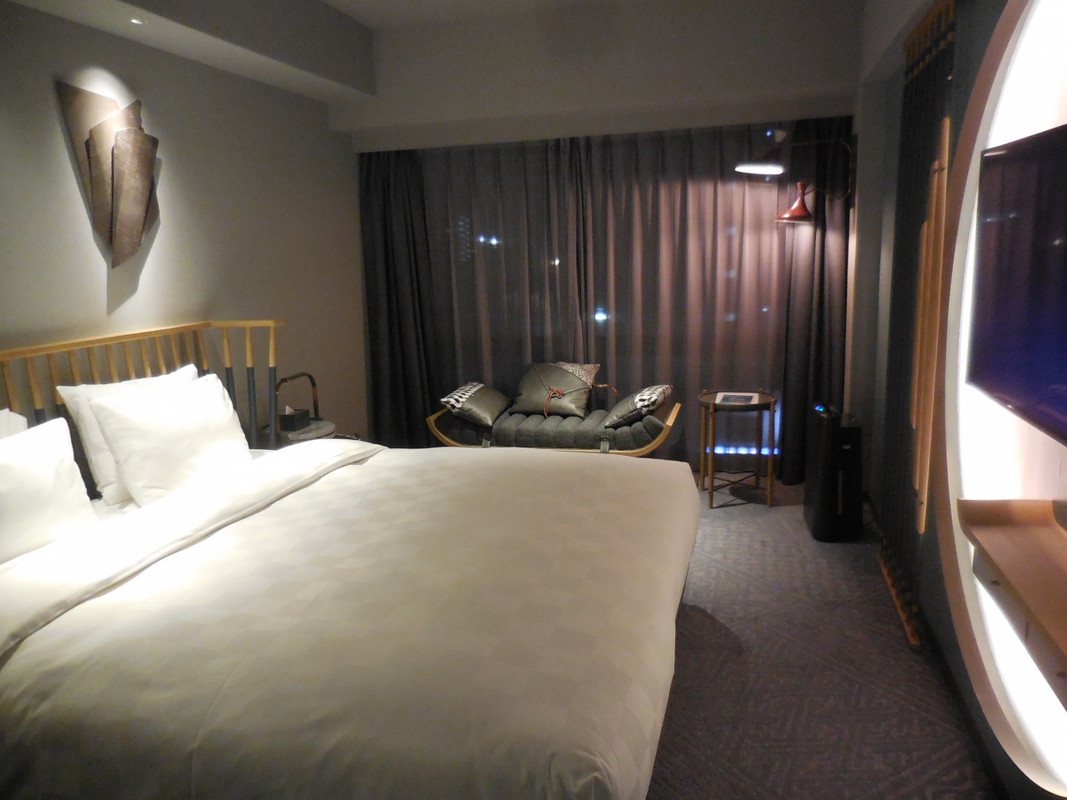 一人旅。広々キングサイズのベッド!