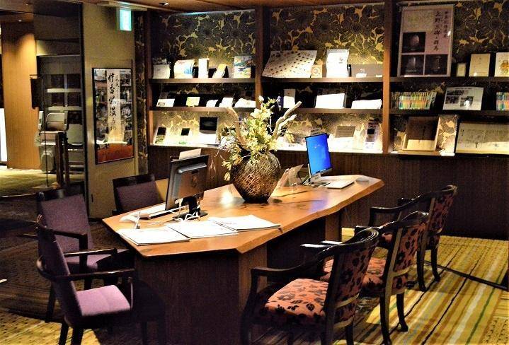 館内の検索コーナー / 4