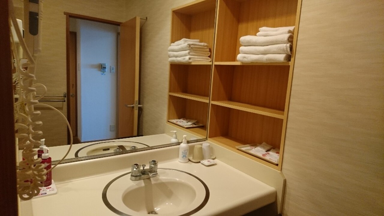 ホテル三日月 勝浦 洗面所