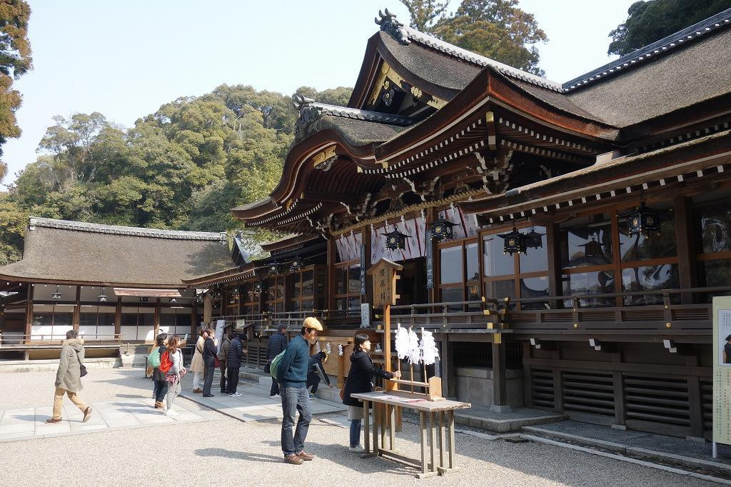 神聖な空気が漂う拝殿585972