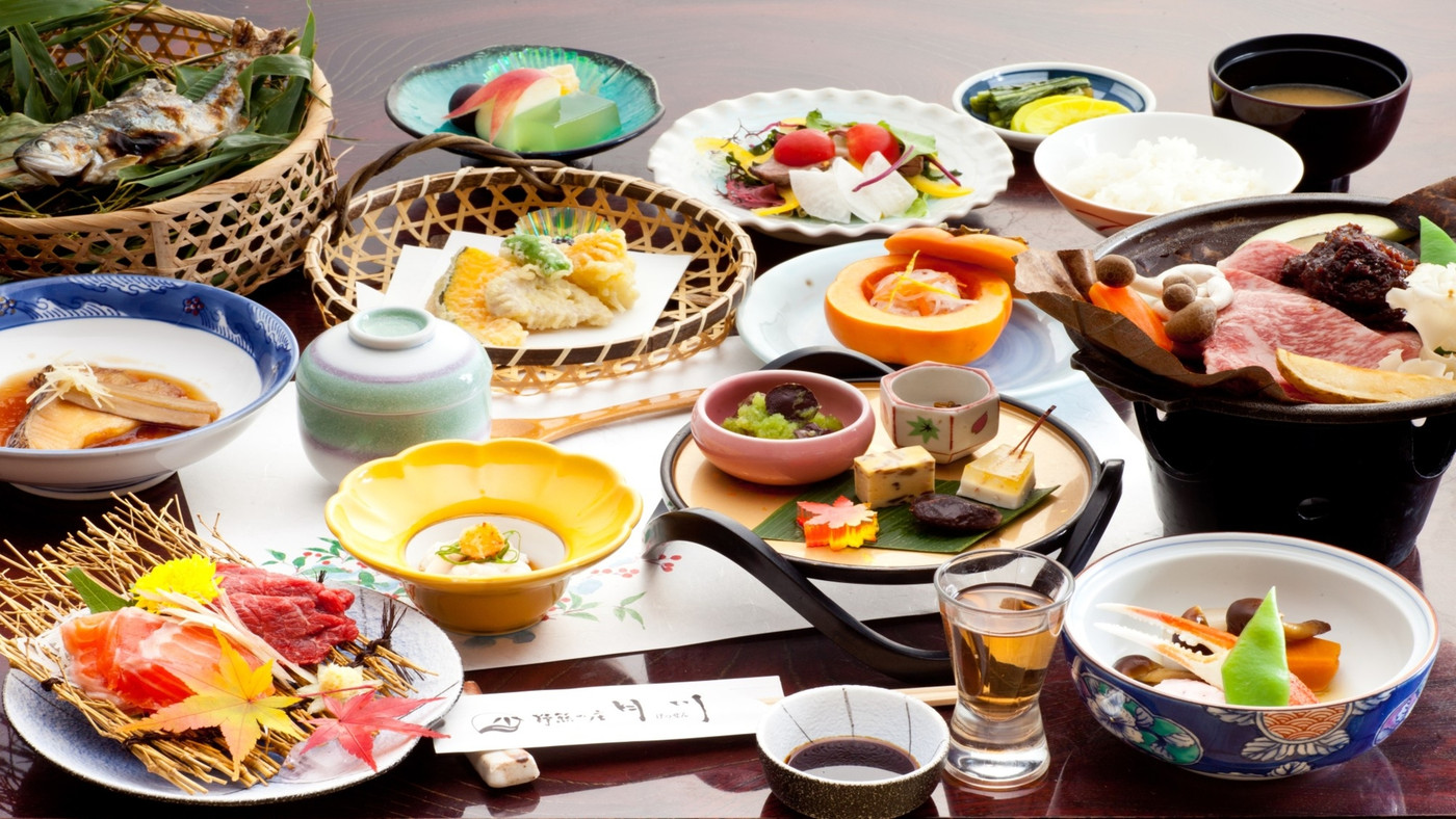 春は花桃に包まれる、山奥の小さな旅館3567223