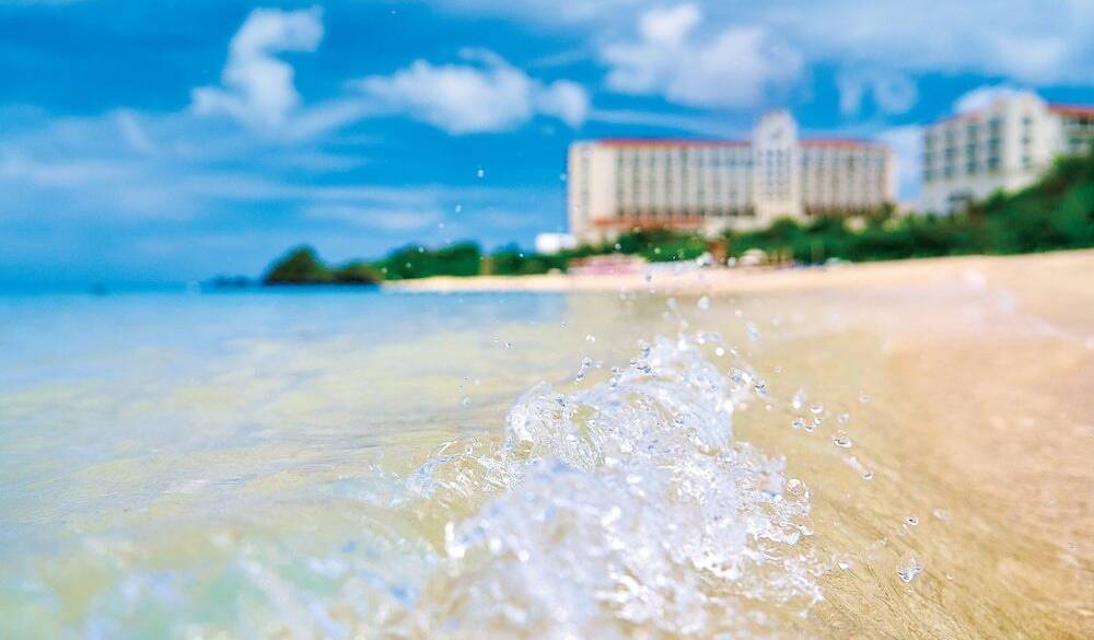 ニライビーチの
朝の透明感に驚く / 5