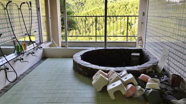 屋内スパ浴槽 / 3