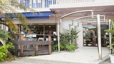 施設の入り口 / 19