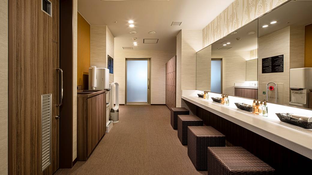 4階 女性脱衣所 / 2