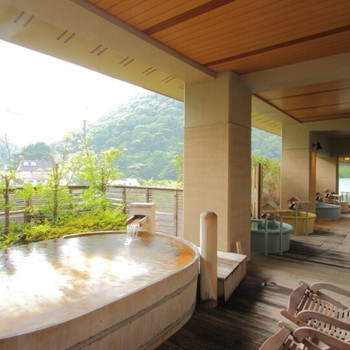 6．箱根湯本温泉　ホテル河鹿荘3702433