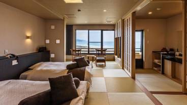 温泉展望ヒノキ風呂付客室② / 5