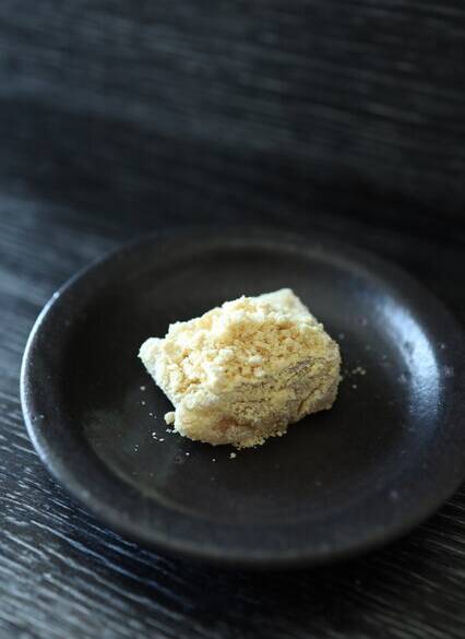 「小梅堂」の“きび餅” / 2