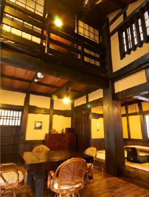 客室内のダイニングエリア