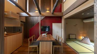 客室内のダイニングエリア / 13