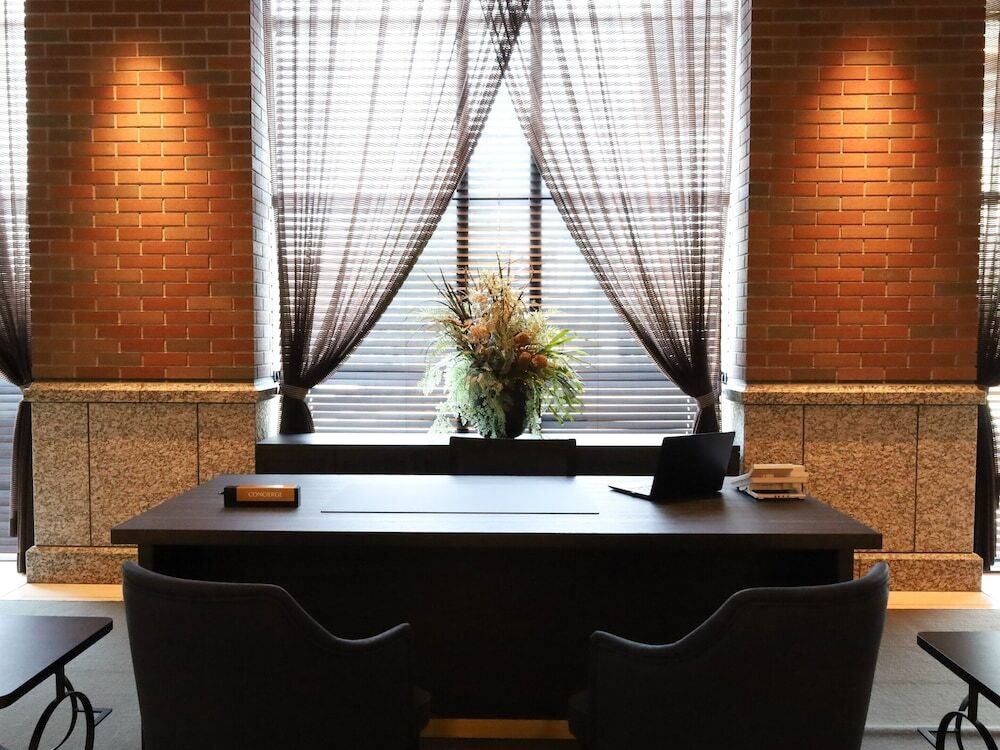 コンシェルジュデスク