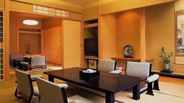 客室内のダイニングエリア / 2