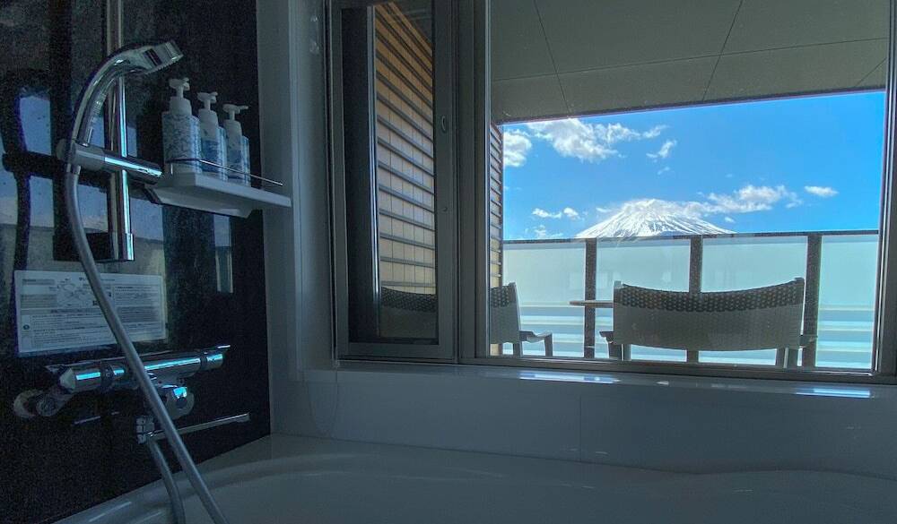 本館デラックスルームの浴室一例 / 2