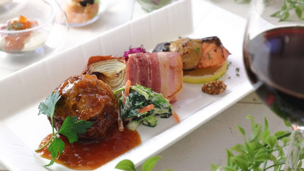 朝食／メインプレート一例