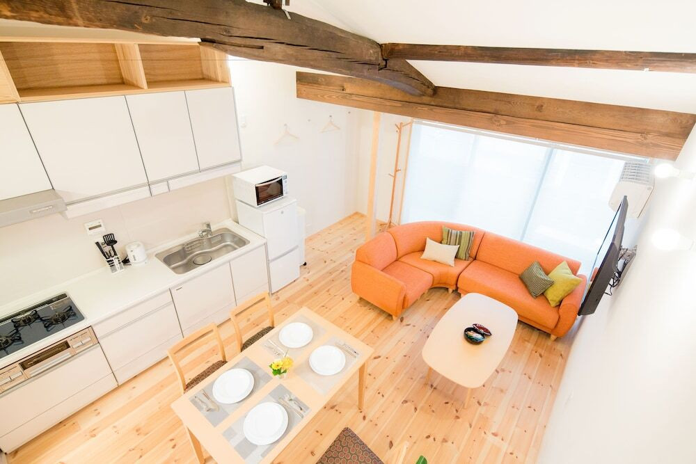 客室内のダイニングエリア