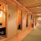 伊勢海老か鮑を選べる
豪華な懐石料理 / 4