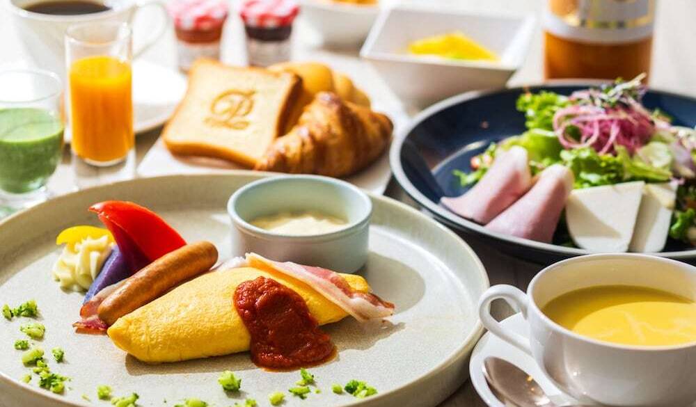 海を眺めつつ
ホテルで朝食を / 2