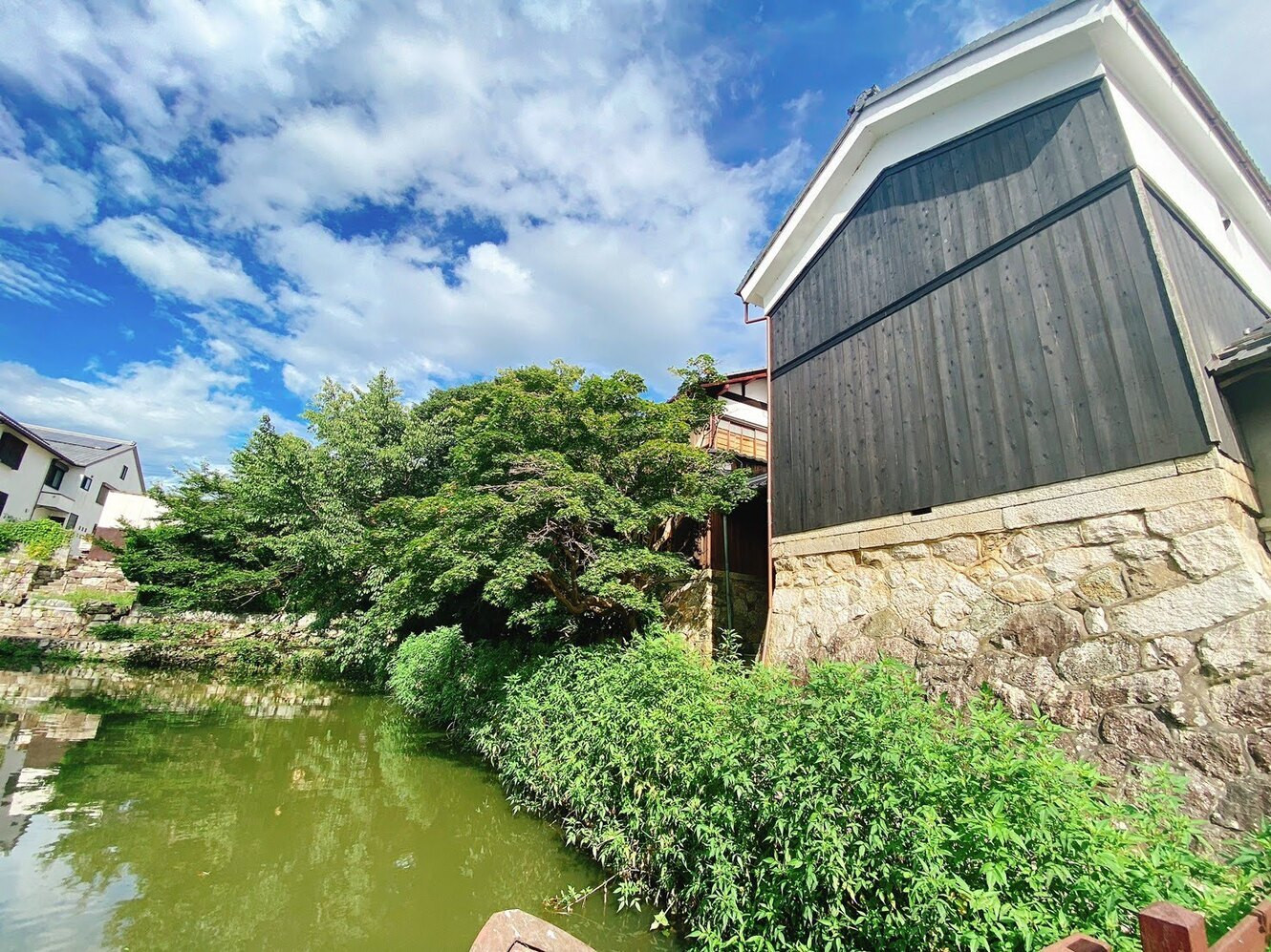「旅籠 八」 外観 166804270 かつては琵琶湖に繋がり物資を運ぶ舟が行き交った水路