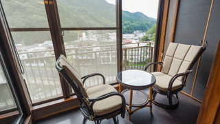 [和モダン洋室] 30平米 + 専用テラス5平米 信楽焼露天風呂 喫煙可