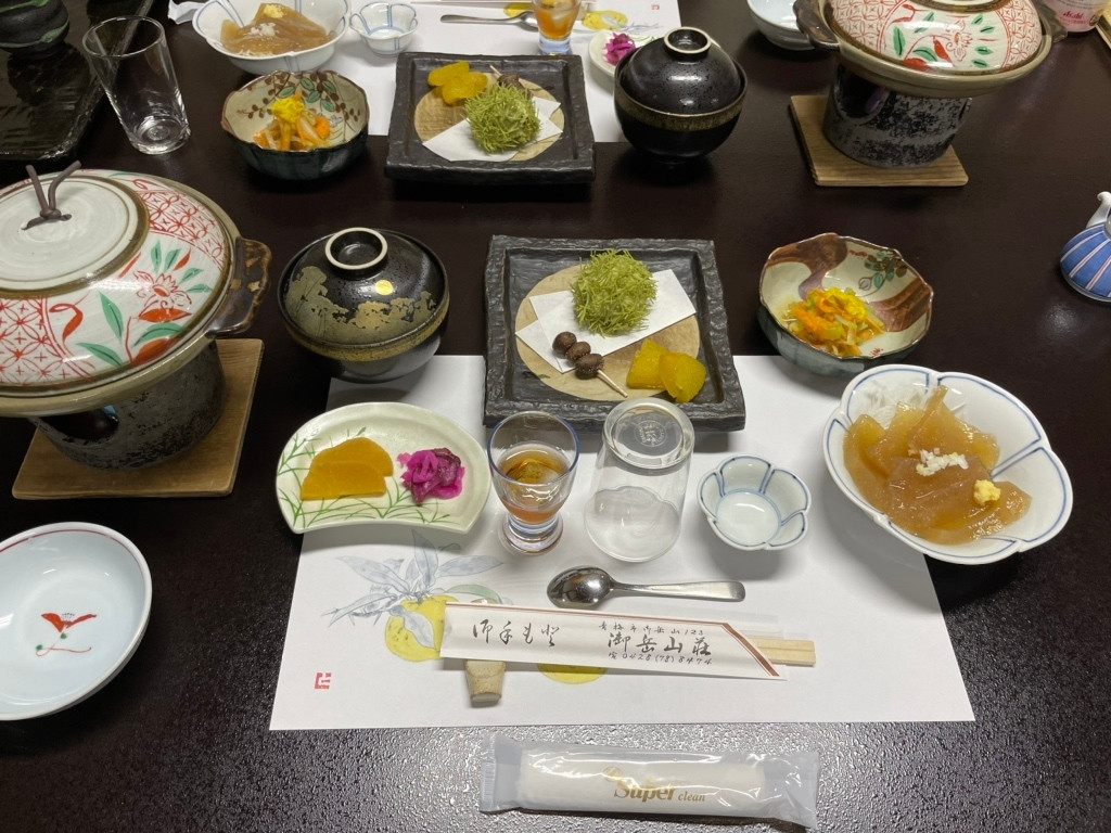 「御岳山荘」 料理 226525554 夕食です♪♪この後にさらに追加で3品ほど出されました！