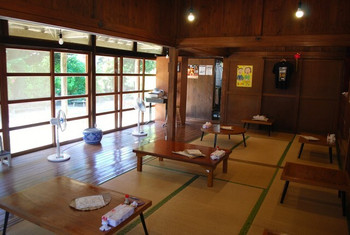 「てぃーらぶい」内観 1000900 店内