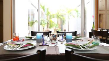 客室内のダイニングエリア / 4