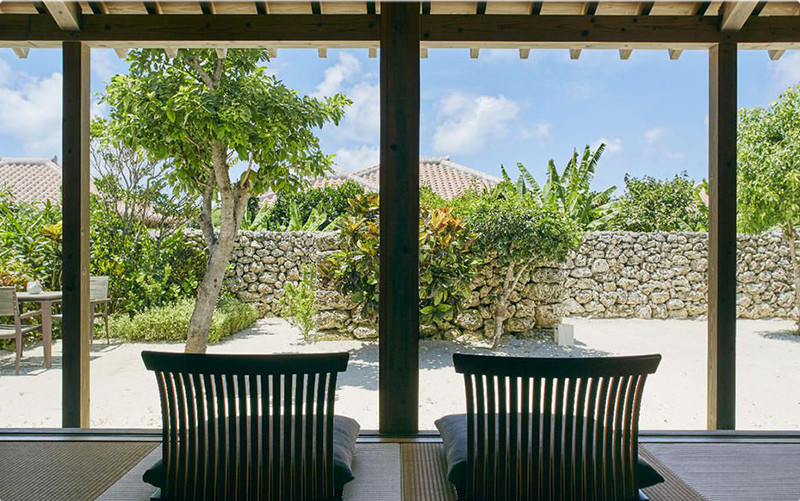 本島の「星のや沖縄」と離島の「星のや竹富島」、どっちに泊まりたい？3646039