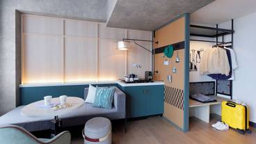 客室 / 4