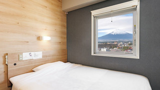 ダブルルーム（セミダブルベッド）喫煙