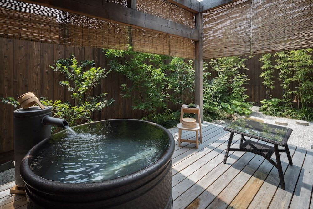 茶葉を浮かべた客室専用風呂が魅力！全5室の京町屋スイート4064717