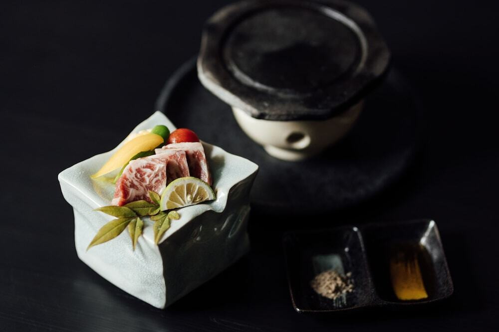 客室内のダイニングエリア