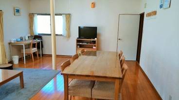 客室内のダイニングエリア / 3