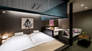 デラックス 4 人部屋 禁煙 専用バスルーム コートヤードビュー