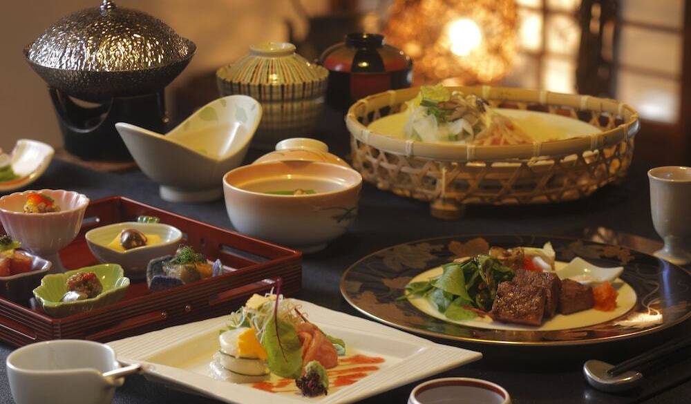 夕食 会席料理一例① / 1