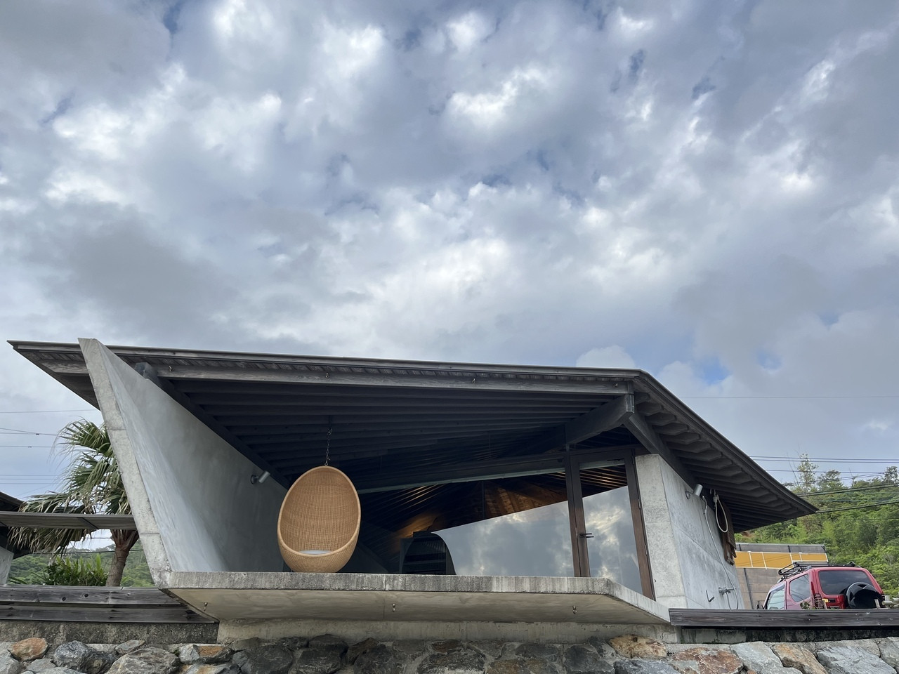 島に溶け込むように、自分だけの時間を過ごす宿3461281