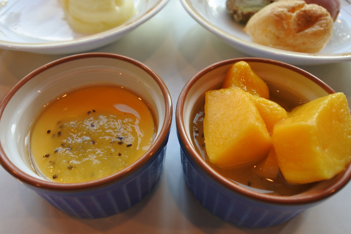 左がマンゴプリン。右がマンゴマンゴプリン