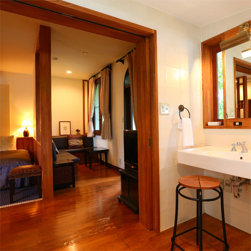 デラックスルームA カワセミの洗面スペース