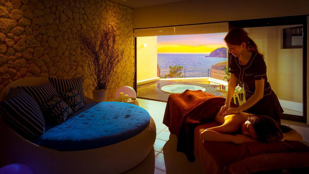 リゾート気分に浸れる
貸切ジャグジーも◎ / 5