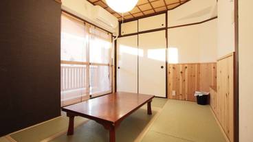 客室内のダイニングエリア / 18