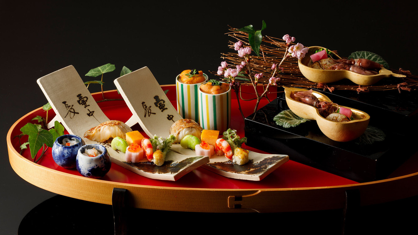 4.小説「海の鳴る時」の舞台になった老舗旅館「まつさき」4243212