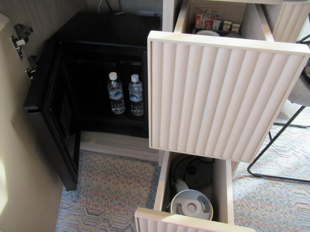 冷蔵庫の水はサービス