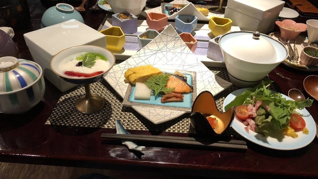 朝から大満足！
品数豊かな朝ごはん / 2