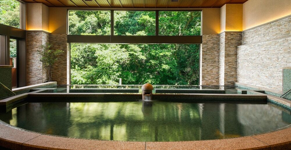 海と山の美景を楽しむ温泉リゾート4037279