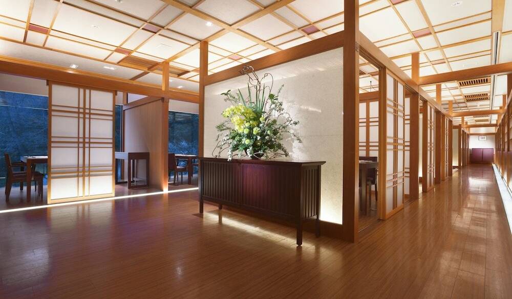 ダイニング「白石」 / 1