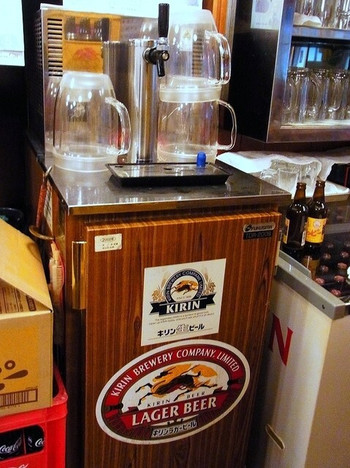 「和田屋」内観 992156 樽格納式サーバー 