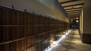 施設の入り口 / 11