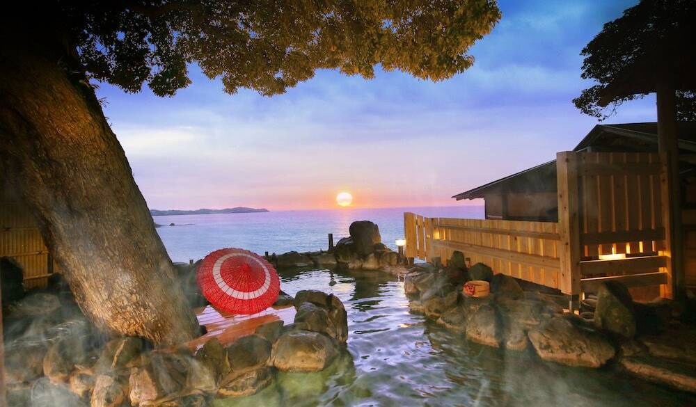 絶景露天風呂で
心身リフレッシュ / 1